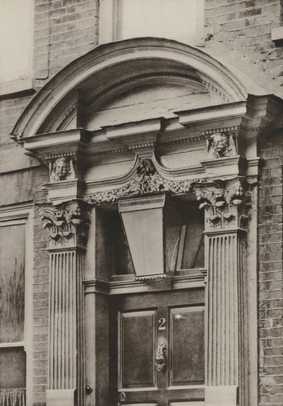 Doorway, Great St Helens, Londýn (černobílá fotografie) od William Galsworthy Davie