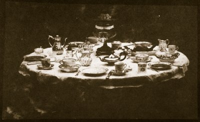 Elegantně prostřený stůl, c.1841 (tisk ze slaného papíru z kalotypového negativu) od William Henry Fox Talbot