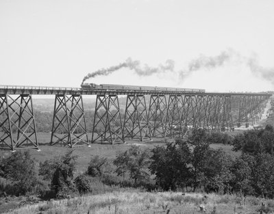 Železniční most přes řeku Des Moines, cca 1900 (černobílá fotografie) od William Henry Jackson
