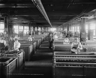 Pracovníci v oddělení pokovování, National Cash Register Company, Dayton, Ohio, USA, cca 1902 (č/b fotografie) od William Henry Jackson