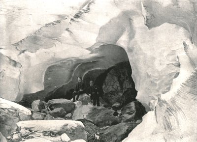 Skalnaté hory: ledová jeskyně ve Velkém ledovci, Mount Sir Donald, Kanada, 1895. od William Notman and Son