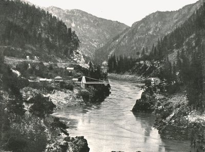Skalnaté hory: Fraser Canyon a Cariboo Road Bridge, poblíž Spuzzum, Kanada, 1895. od William Notman and Son