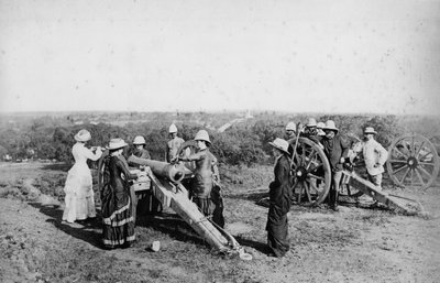 „Gun Drill“, pevnost Nagpore, 70. léta 19. století od Willoughby Wallace Hooper