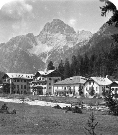 Schluderbach a Croda Pass Croda Rosa, Tyrolsko, Rakousko, 1900. od Wurthle and Sons
