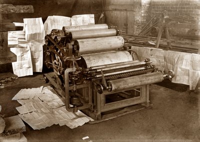 Tiskařský stroj: rotačka pro tisk novin, cca 1900 (č/b fotografie) od . .