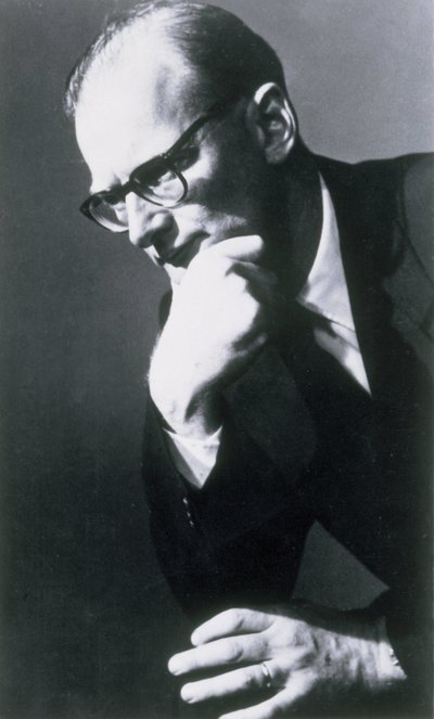 Arthur C Clarke , britský autor sci-fi a vynálezce od Frederick (attr. to) Barnard