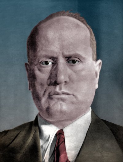 Benito Mussolini od . .