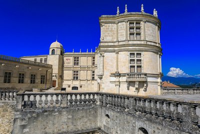 Hrad Grignan od . .