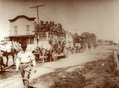 Cirkus přichází do města, kolem roku 1905 (foto) od . .