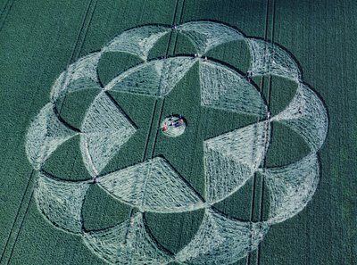 Kruh v obilí na poli ječmene, Avebury Trusloe, Wiltshire, 20. června 1998 (letecký snímek) od Ferdinand Georg Waldmuller