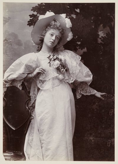 Edwardian portrét, žena v krajkových šatech od John Pardon