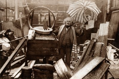Fr Fremin, filozof a majitel bleší brocante na Montmartru. 1929 (tisk) od . .