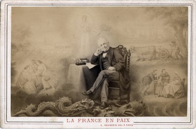 Pařížská komuna: „Francie v míru““ portrét Louise Adolphe Thierse (1797-1877) sedícího na drakovi, pravděpodobném symbolu komuny od Frederick (attr. to) Barnard