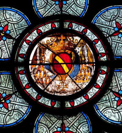 Okulus ušního bubínku jednoho ze dvou oken kaple v Noailles s pažemi kardinála namaloval v polovině 18. století Jean Le Vieil. Katedrála Notre Dame de Paris - Paříž 4 - XIII., XIII., XIX., rehabilitace Vi od . .