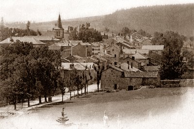 Vesnice Saint-Bonnet-le-Froid, na začátku dvacátého století (pohlednice) od . .