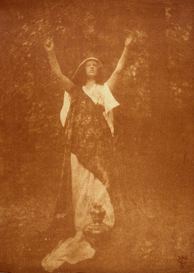 Žena s vázou, c 1906 od John Pardon