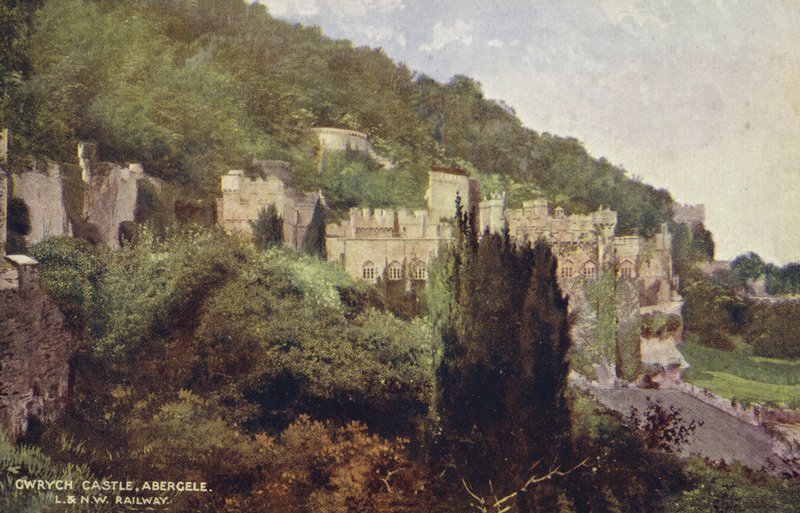 Hrad Gwrych, Abergele (barevné foto) od (after) English photographer