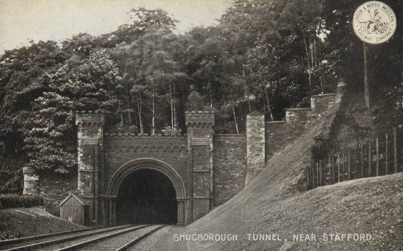 Shugborough Tunnel, poblíž Stafford (černobílá fotografie) od (after) English photographer