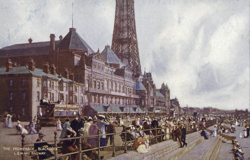 The Promenade, Blackpool (barevné foto) od (after) English photographer