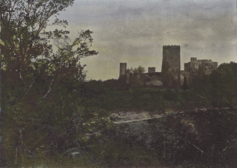 Chateau Brun (barevné foto) od (after) French Photographer
