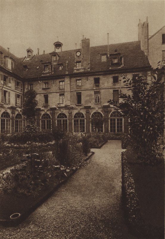 Abbey-aux-Bois (černobílá fotografie) od (after) French Photographer
