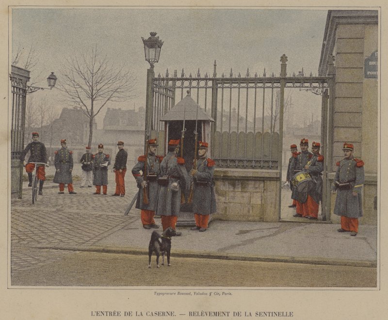 Vchod do kasáren, Raising the Sentinel (barevné foto) od (after) French Photographer