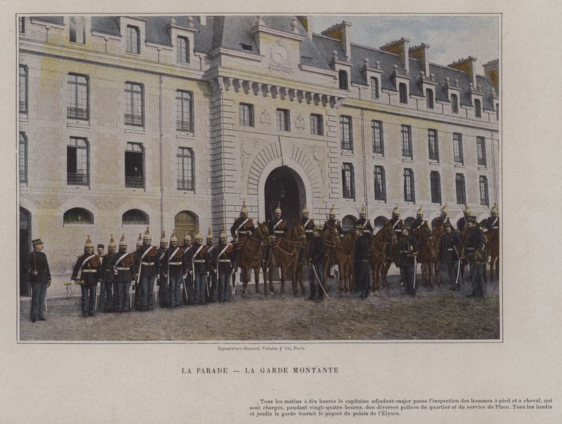 The Parade, The Rising Guard (barevné foto) od (after) French Photographer