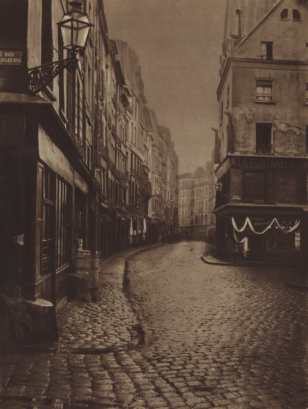 Rue Saint-Honore, převzato z křižovatky Rue de la Lingerie a Rue des Dechargeurs (černobílá fotografie) od (after) French Photographer