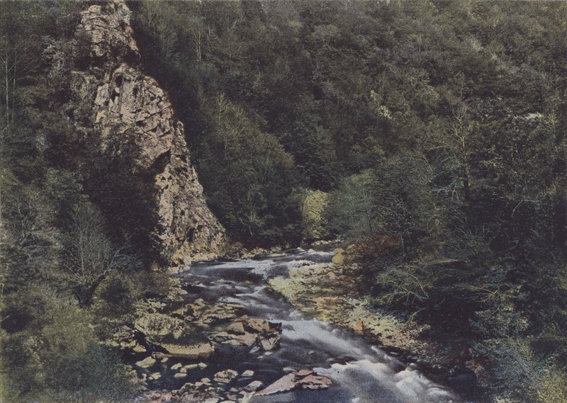 Gorges de la Cere mezi Siranem a Lamativie (barevné foto) od (after) French Photographer