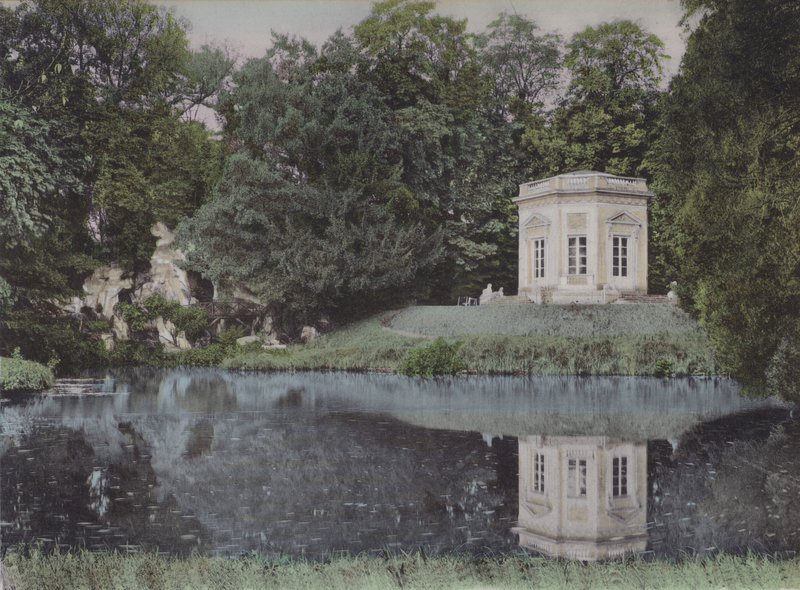 Parc du Petit Trianon, Hudební pavilon, Park Malého Trianonu, Hudební pavilon (barevné foto) od (after) French Photographer