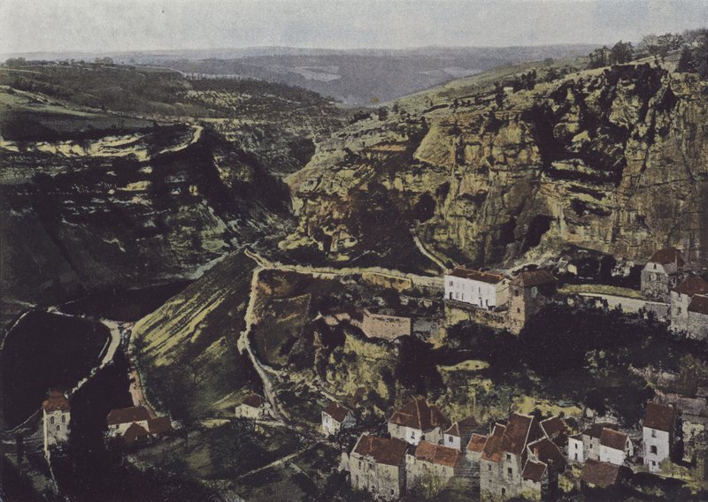 Roc-Amadour, Pohled na Causse de Gramat (barevné foto) od (after) French Photographer