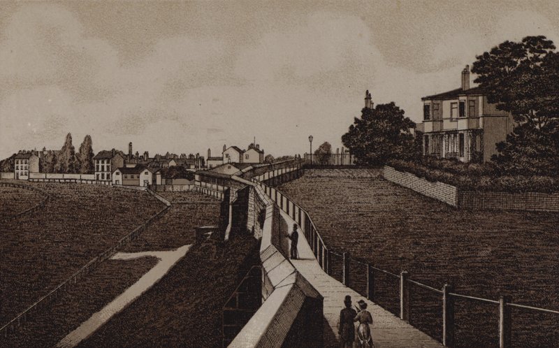 Chester Walls a závodní dráha od English School