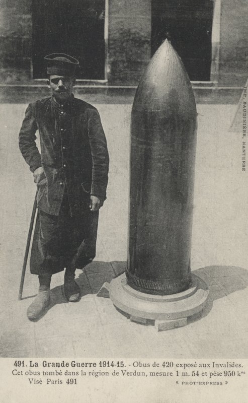 Bomba z první světové války a zraněný voják od French Photographer
