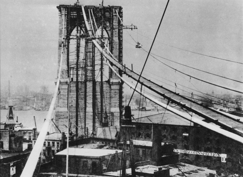 Brooklyn Bridge, New York, ve výstavbě, c 1880 (č/b foto) od American Photographer (after)