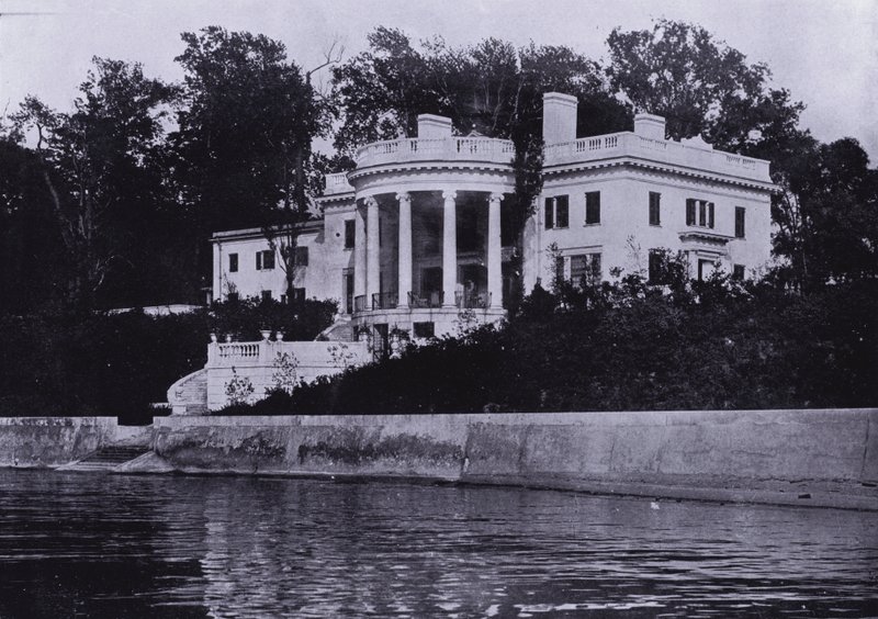Charles A Platt: Gwinn, Lake Front (č/b foto) od American Photographer (after)