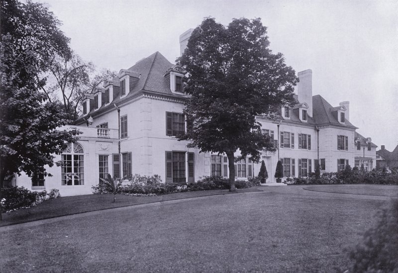 Charles A Platt: Dům v Connecticutu, severní fronta (černobílá fotografie) od American Photographer (after)
