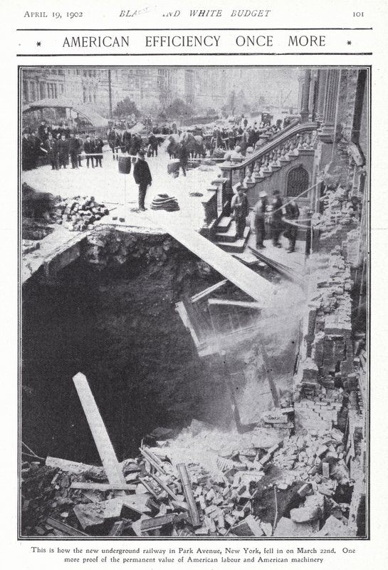 Zřícení části tunelu metra na Park Avenue, New York City, USA, 22. března 1902 (černobílá fotografie) od American Photographer (after)