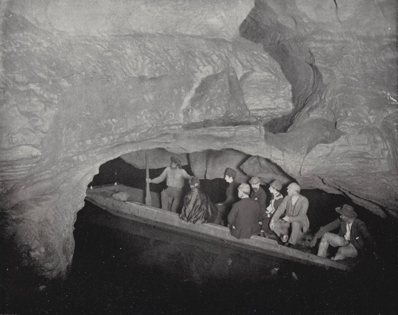 Echo River, Mammoth Cave, Kentucky (č/b foto) od American Photographer (after)