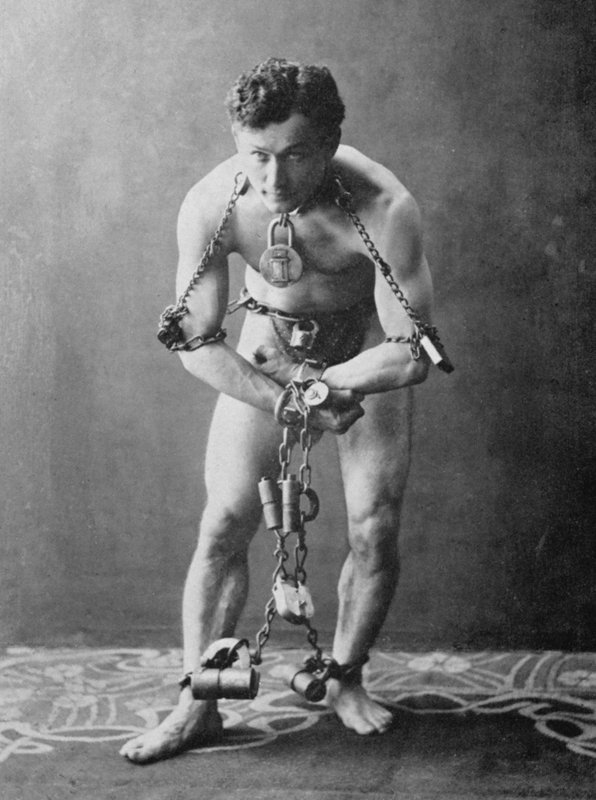 Harry Houdini, cca 1900 (černobílá fotografie) od American Photographer (after)