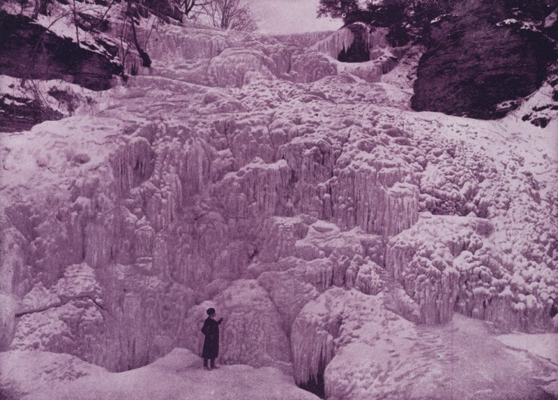Hector Falls, Watkins Glen, v zimě (černobílá fotografie) od American Photographer (after)