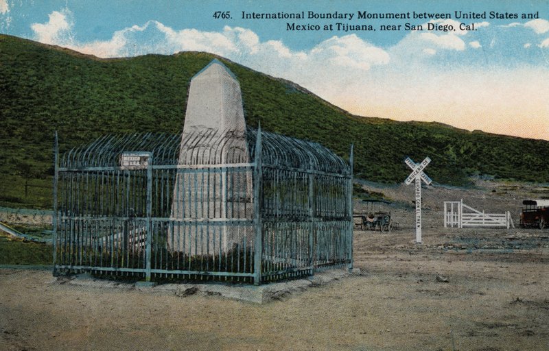 Mezinárodní hraniční památník mezi Spojenými státy a Mexikem v Tijuaně poblíž San Diega v Kalifornii (foto) od American Photographer (after)