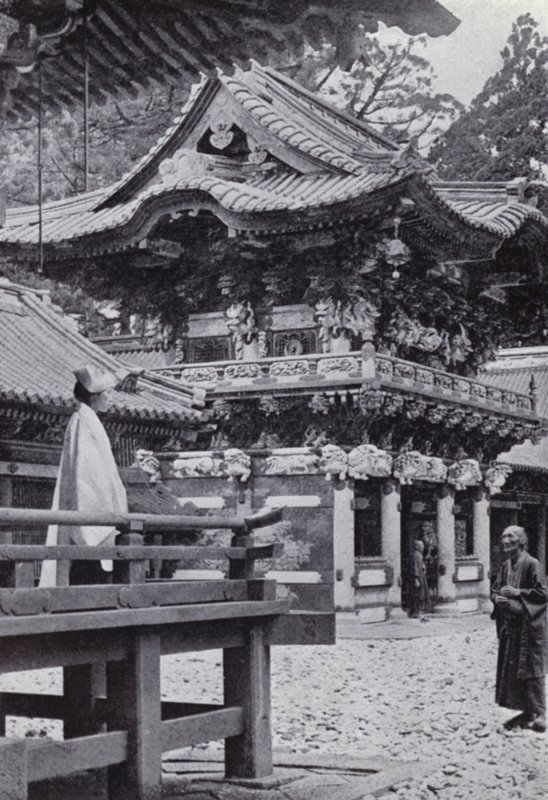 Úžasné sochy buddhistického chrámu Yakushi (černobílá fotografie) od American Photographer (after)