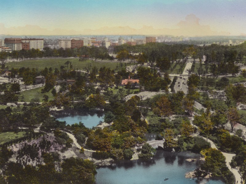 New York: Central Park, od 59. ulice směrem k Central Park West (foto) od American Photographer (after)