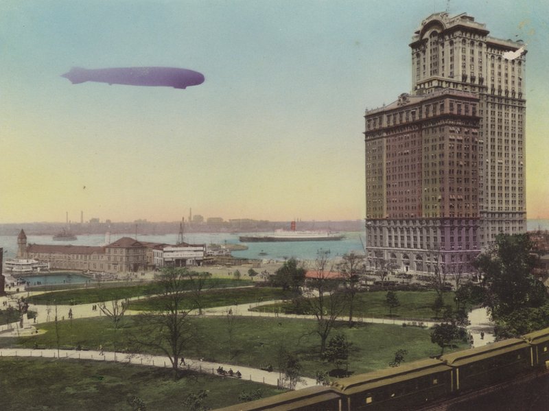New York: molo č. 1, North River; Battery Park a budova Whitehall (foto) od American Photographer (after)