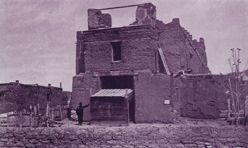 Starý kostel San Miguel, Santa Fe, NM, postavený společností Adobe v roce 1550 (černobílá fotografie) od American Photographer (after)