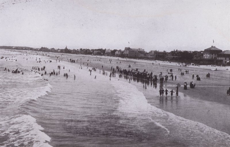 Old Orchard Beach, Maine: Old Orchard Beach (čb fotografie) od American Photographer (after)