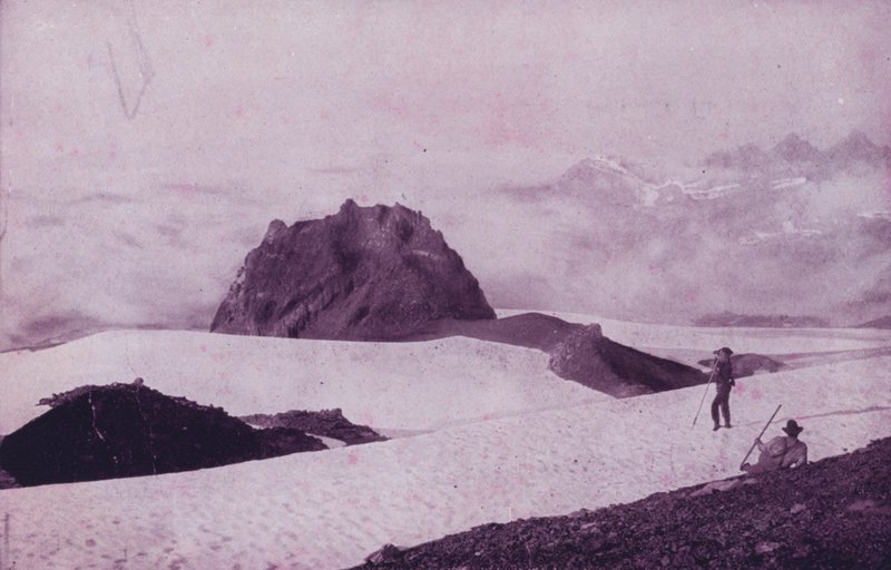 Na vrcholu Mount Tacoma, Washington (černobílá fotografie) od American Photographer (after)