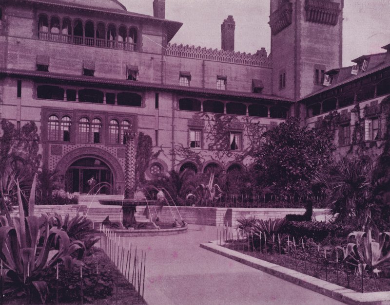 Ponce De Leon Hotel, St Augustine, Florida (černobílá fotografie) od American Photographer (after)
