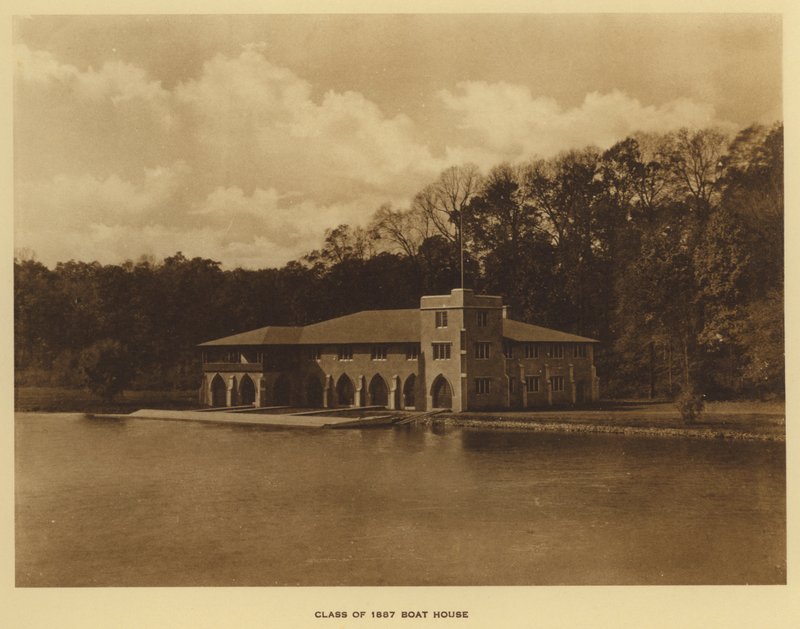 Princetonská univerzita: Třída loděnice z roku 1887 (černobílá fotografie)q od American Photographer (after)