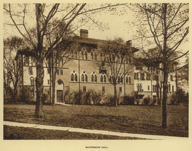 Princetonská univerzita: McCormick Hall (černobílá fotografie) od American Photographer (after)